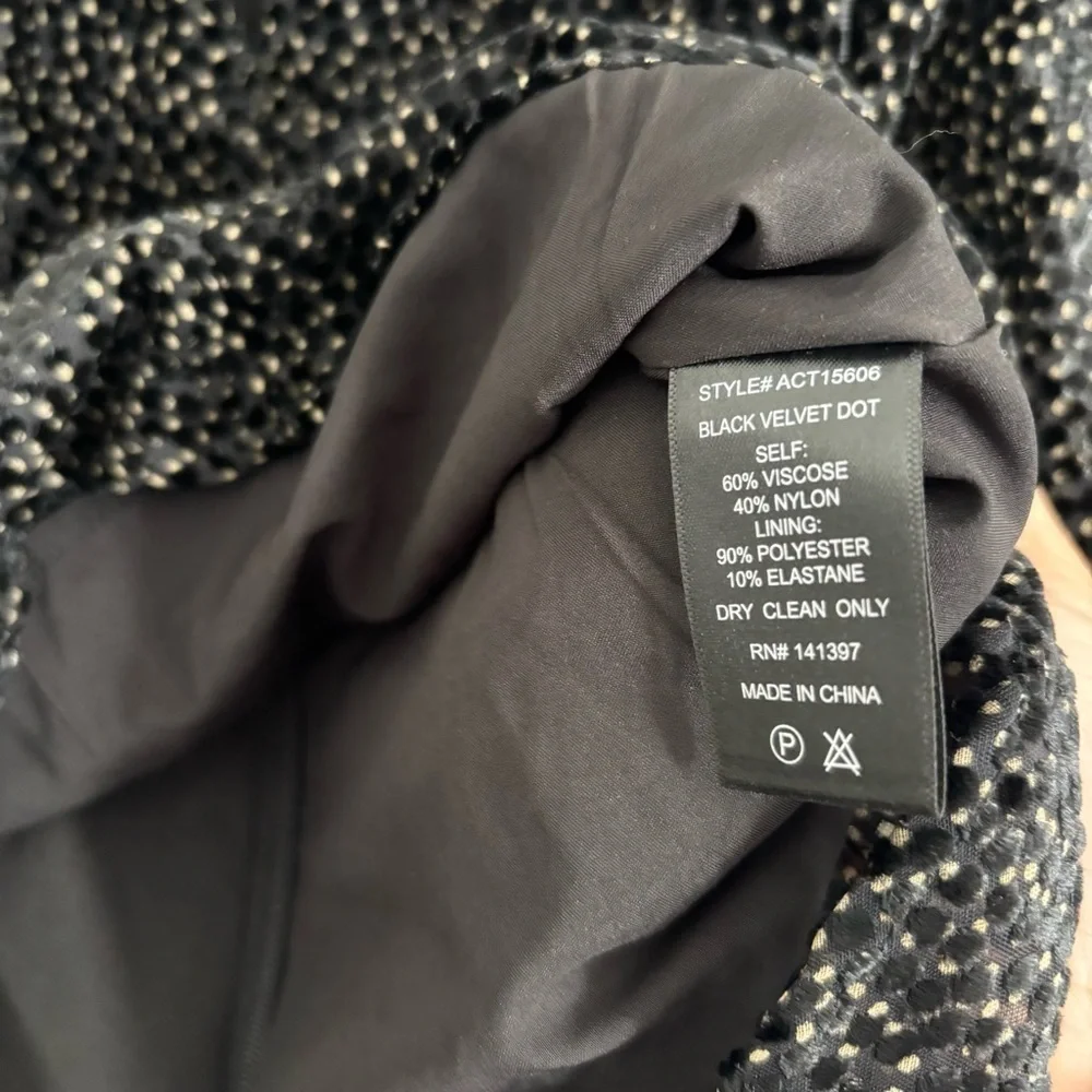 NWT ASTR The Label Women's Size XS Black Velvet Dot Florence Puff Sleeve Top